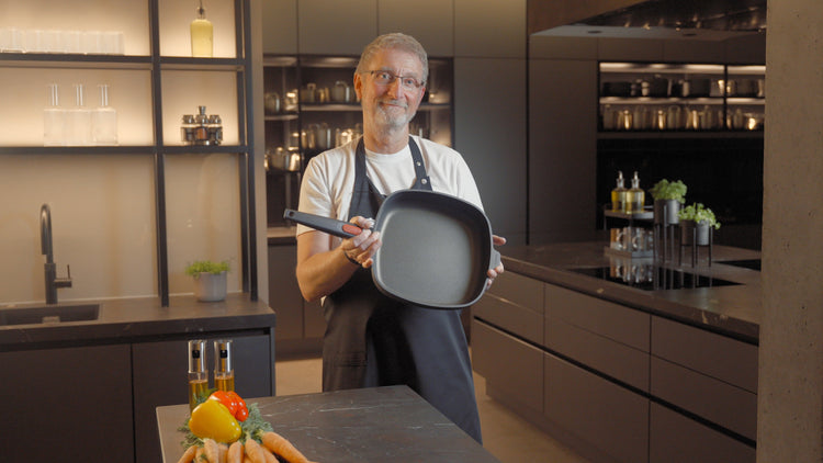 Beschichtete Pfannen der Fissler Serie Adamant® Comfort in verschiedenen Größen