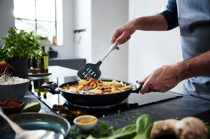 Kochen mit Bratwender aus der Fissler Serie Essential®