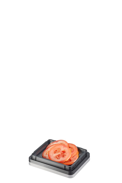 Auffangbehälter mit Tomaten der Vierkantreibe V-CUT von GEFU