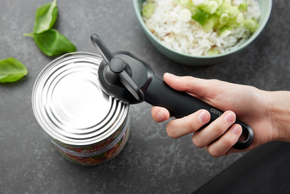 Öffnen einer Dose mit Dosenöffner ONTOP von GEFU