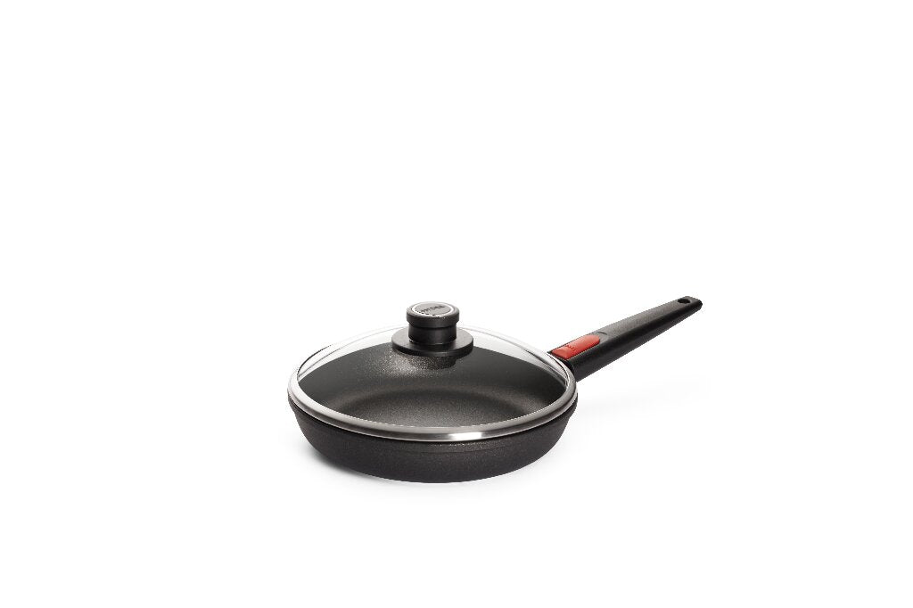 Gusspfanne mit Deckel der Woll Serie Nowo Titanium