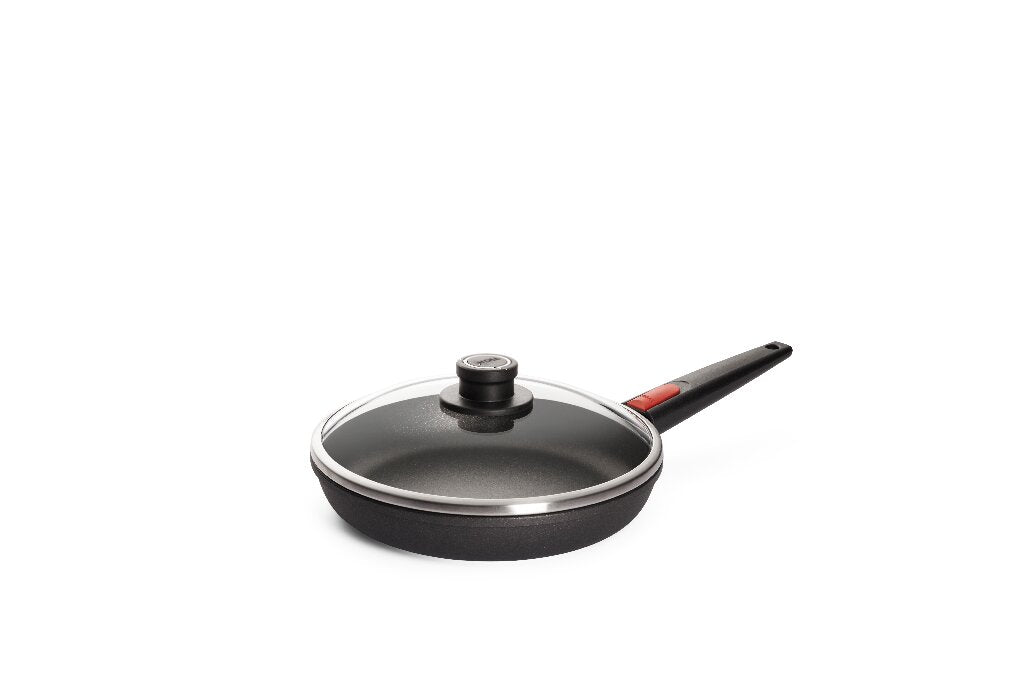 Gusspfanne mit Deckel der Woll Serie Nowo Titanium
