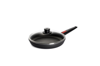 Gusspfanne mit Deckel der Woll Serie Nowo Titanium
