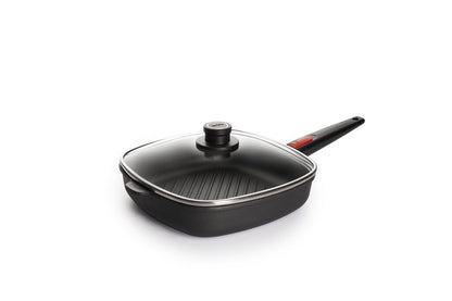 Grill- & Steakpfanne der Woll Serie Nowo Titanium mit Pfannendeckel