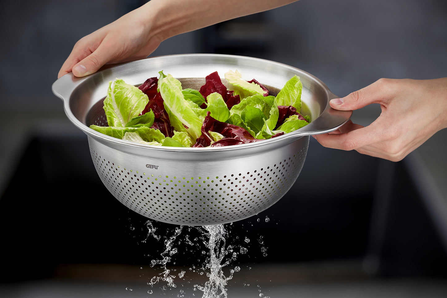 Salat trocknen mit Seiher PREMIO mit 27 cm Durchmesser von GEFU