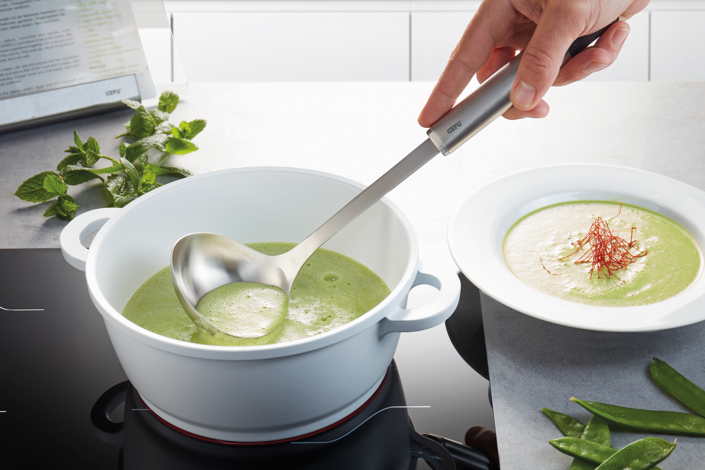 Suppe auslöffeln mit Schöpflöffel PRIMELINE von GEFU
