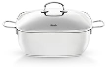 Edelstahl-Bräter der Fissler Serie Secural® im Backofen