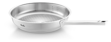 Integrierte Messskala in Edelstahlpfanne der Fissler Serie Original-Profi Collection®