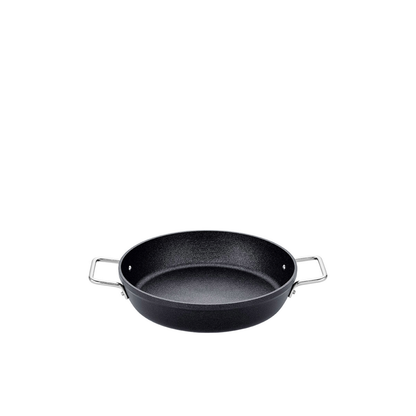 Integrierte Messskala in beschichteter Servierpfanne der Fissler Serie Adamant®