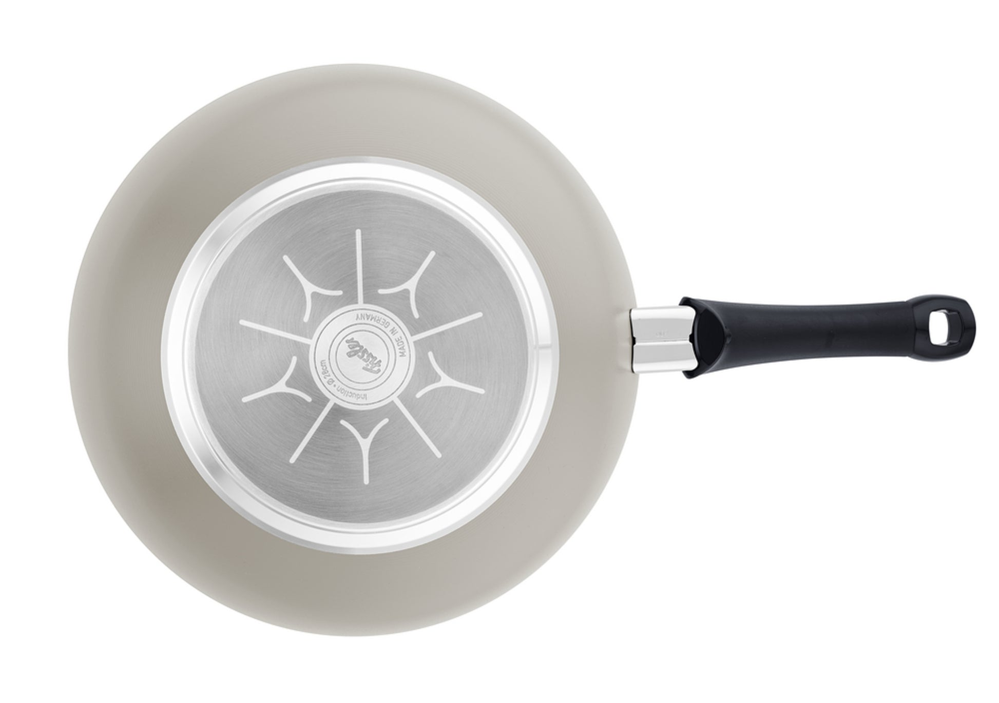 Fissler Cookstar® Boden bei einer Pfanne der Fissler Serie Ceratal®
