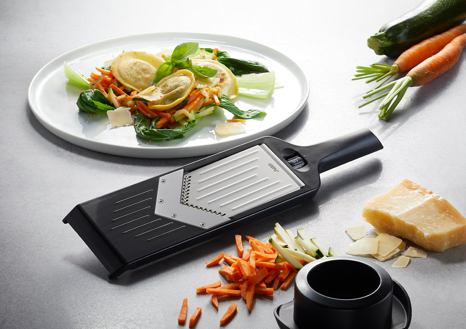 Kochen mit V-Hobel Julienne VIOLI® 2.0 von GEFU
