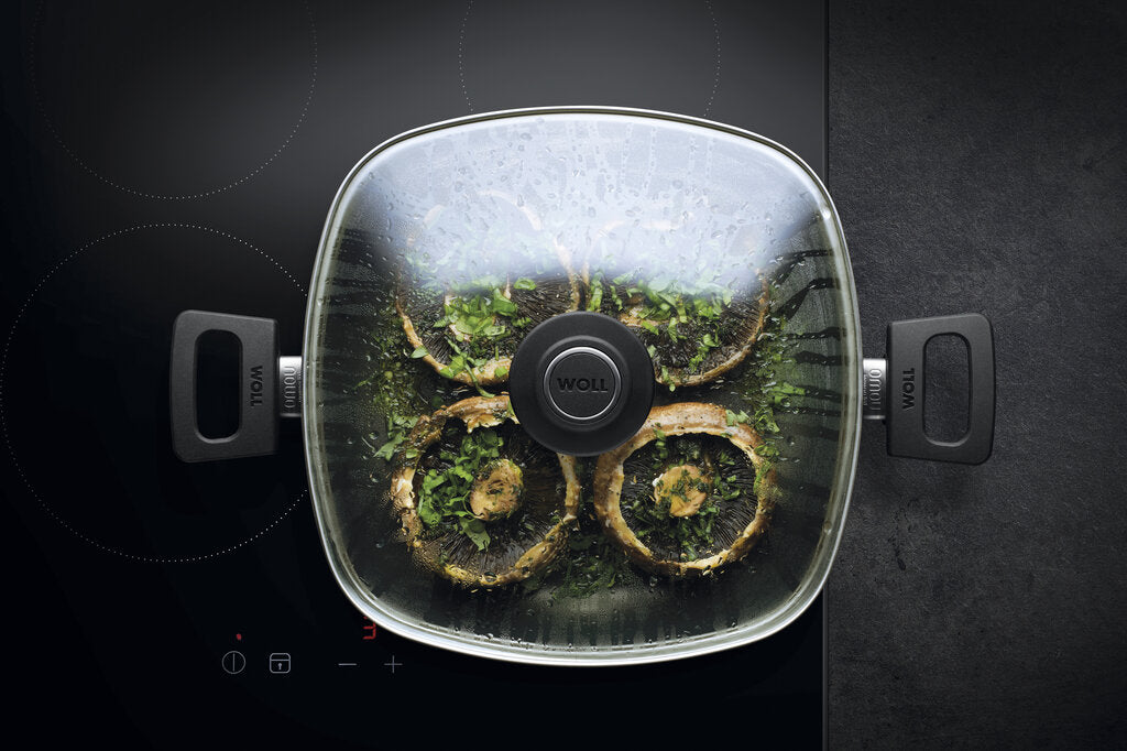 Kochen mit Servierpfanne der Woll Serie Nowo Titanium