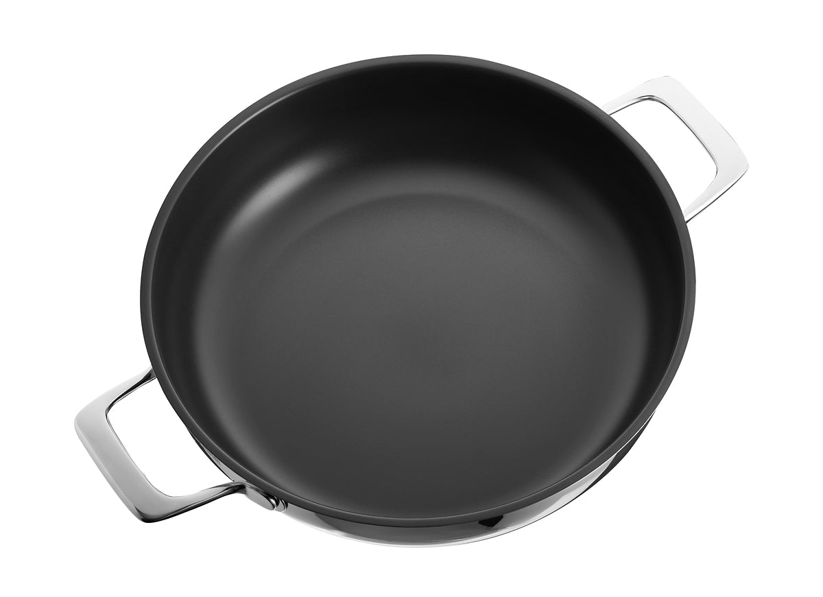 Bratfläche der Schmorpfanne mit passenden Deckel der Schulte-Ufer Serie Astral