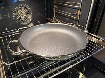 Beschichtete Servierpfanne der Schulte-Ufer Serie Romana i mit 28 cm Durchmesser im Backofen