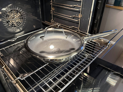 Beschichtete Stielpfanne der Schulte-Ufer Serie Romana i mit Astral Deckel im Backofen