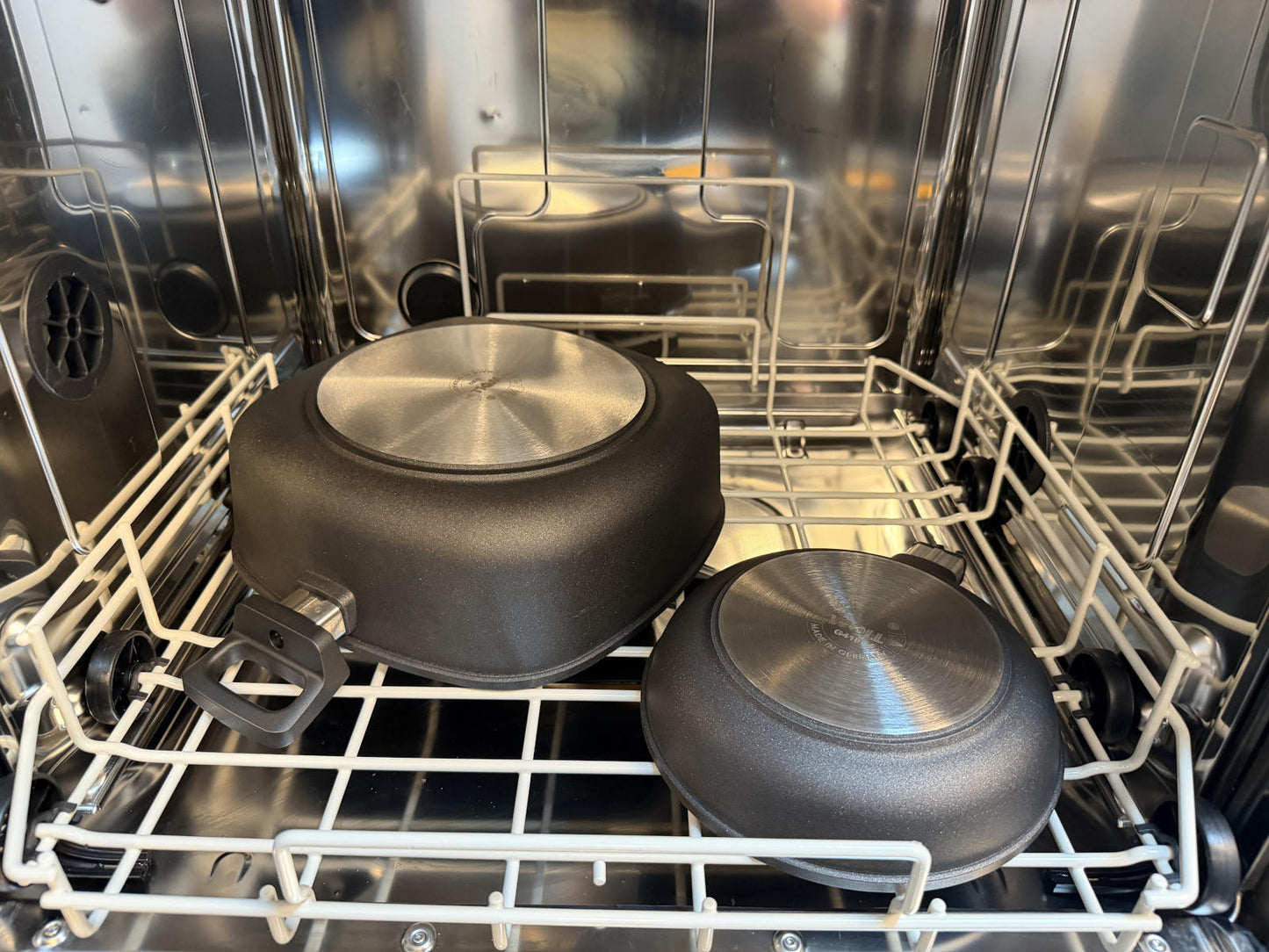 Bräter der Woll Serie Nowo Titanium in der Spülmaschine