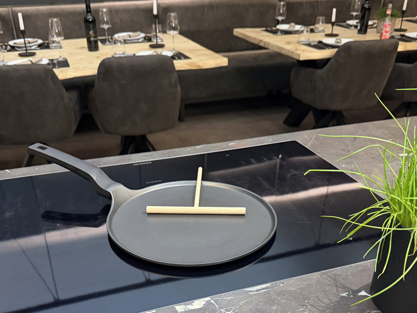 Crêpespfanne Globus i Ø 28 cm von Schulte Ufer auf Induktionskochfeld