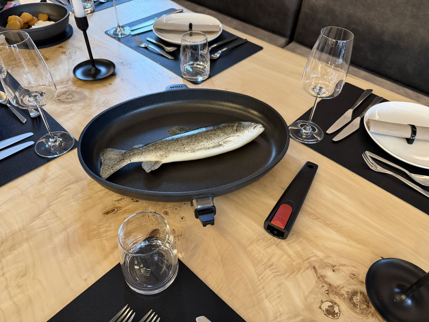 Abnehmbarer Griff der Fischpfanne der Woll Serie Nowo Titanium