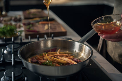 Fissler Edelstahlpfanne, Serie OPC mit Hochraumdeckel