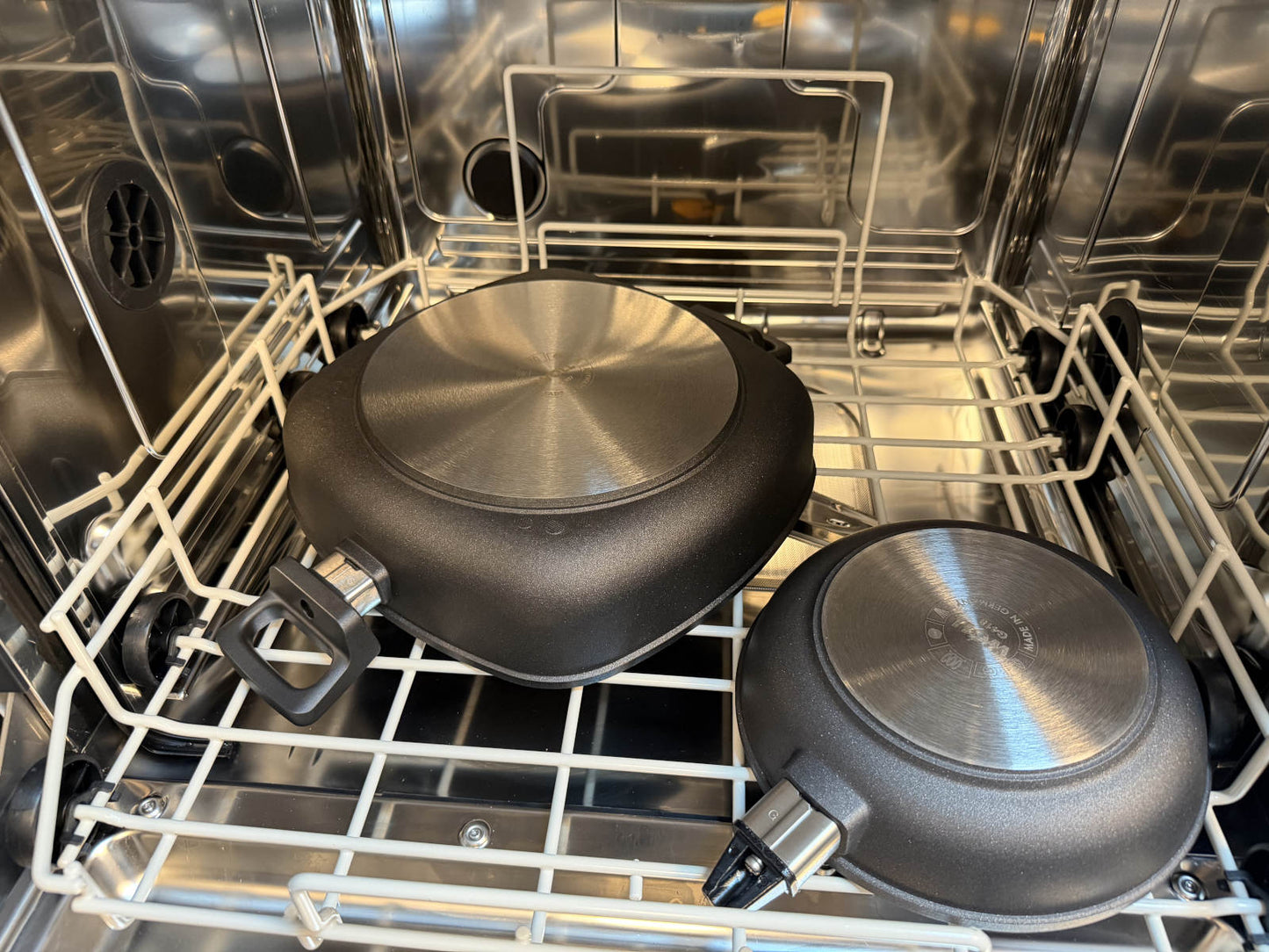 Servierpfanne der Woll Serie Nowo Titanium in der Spülmaschine