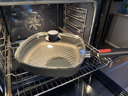 Steakpfanne der Woll Serie Nowo Titanium im Backofen