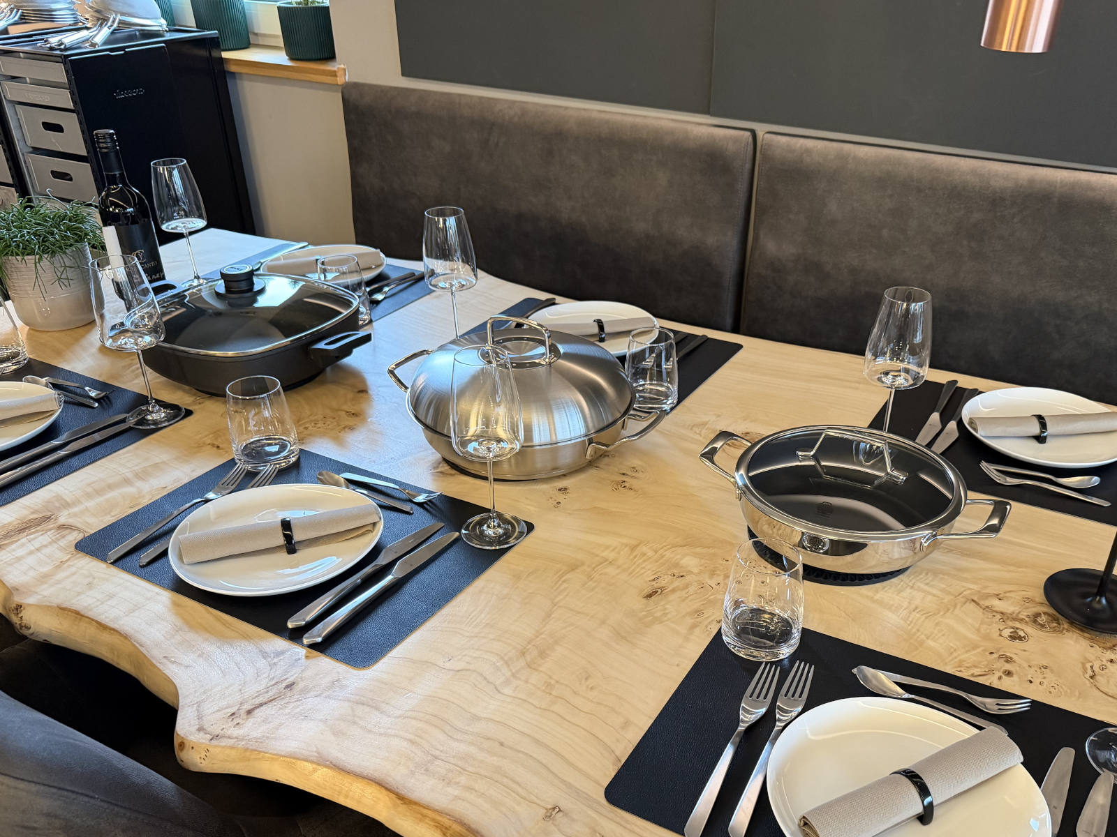 Übersicht der Servierpfannen der Marken Fissler, Schulte-Ufer und Woll