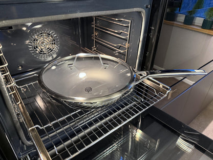 Wokpfanne Astral von Schulte-Ufer mit 28 cm Durchmesser im Backofen mit passenden Astral Pfannendeckel