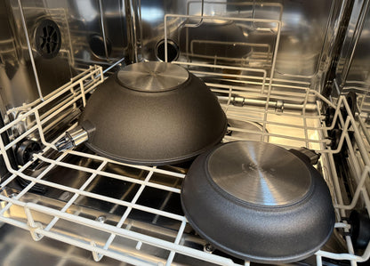Wokpfanne der Serie Nowo Titanium in der Spülmaschine