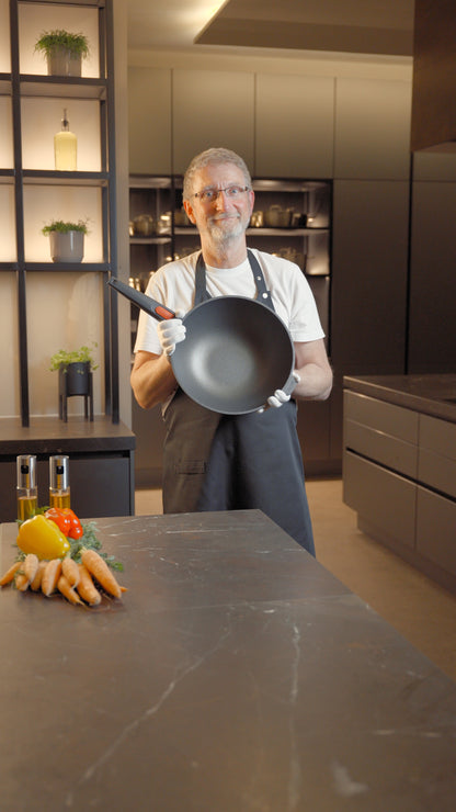 Woll – Guss-Wokpfanne Induktion, Ø 30 cm, Nowo Titanium, Antihaft, Spülmaschinenfest
